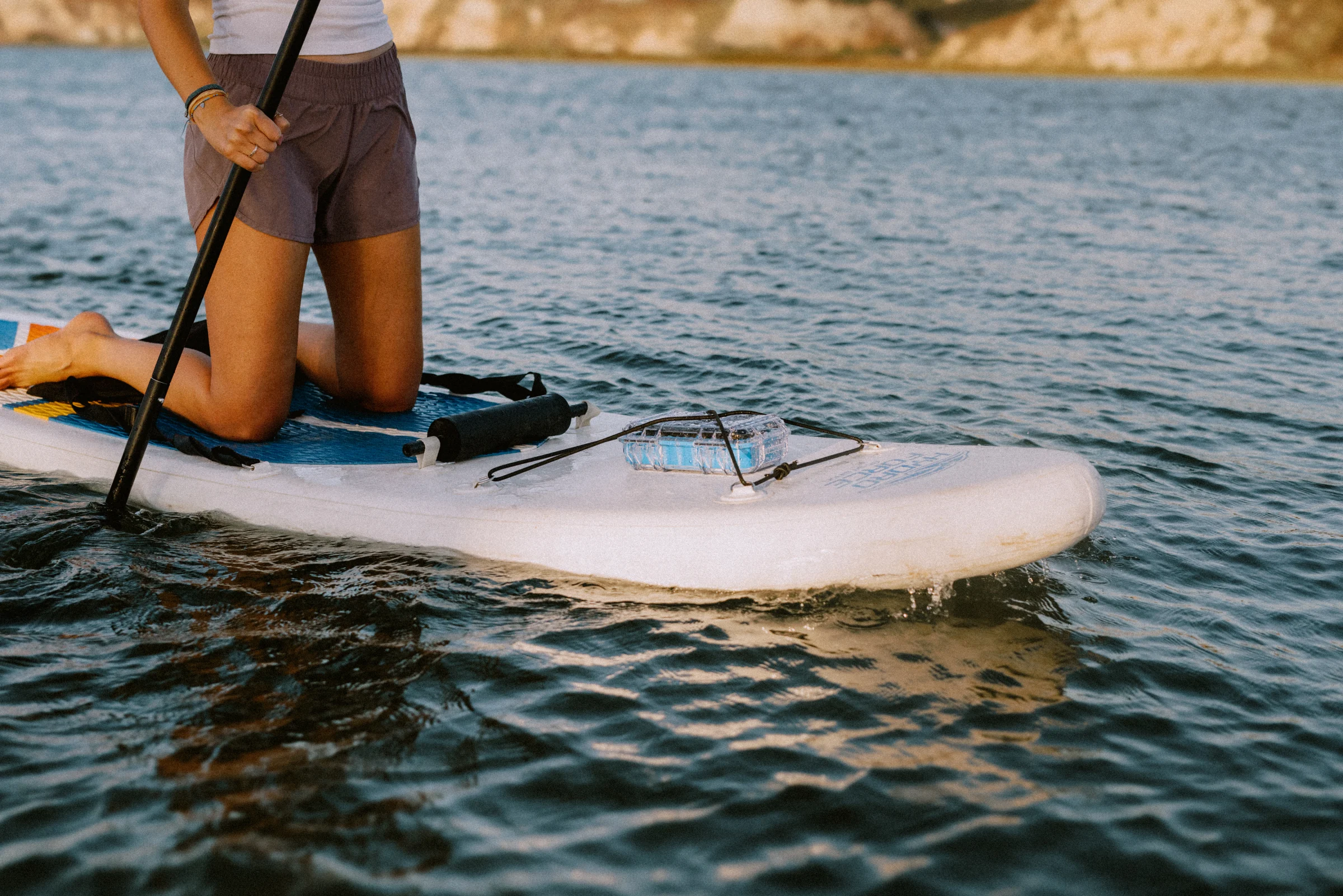 Twist Lock System with Pressure Equalization